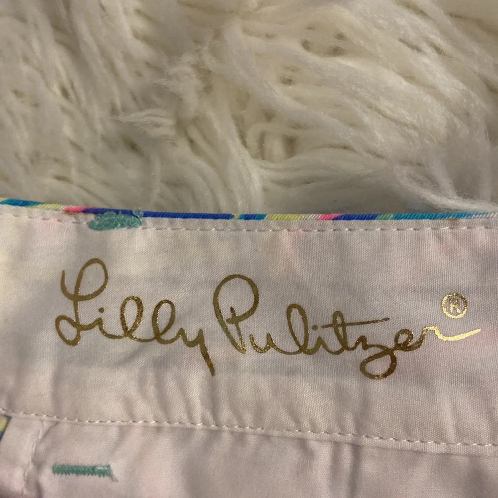 Lilly Pulitzer Swirl Print Shorts in Blue and Pink size 0 waist 30” inseam 7”